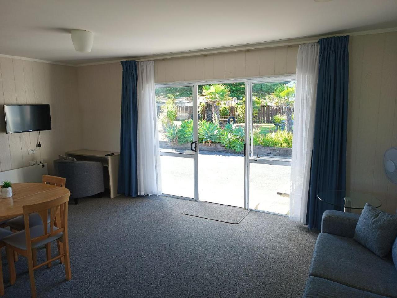 Beaches Motel Waihi Exterior foto